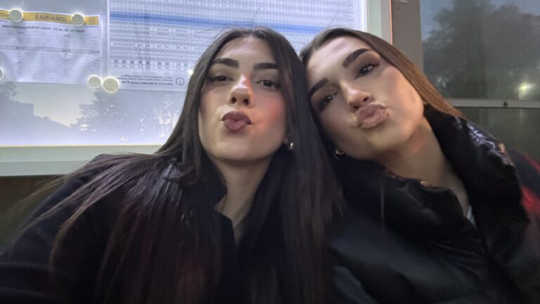Esperar al tren para volver a la residencia que inconscientemente estamos llamando casa